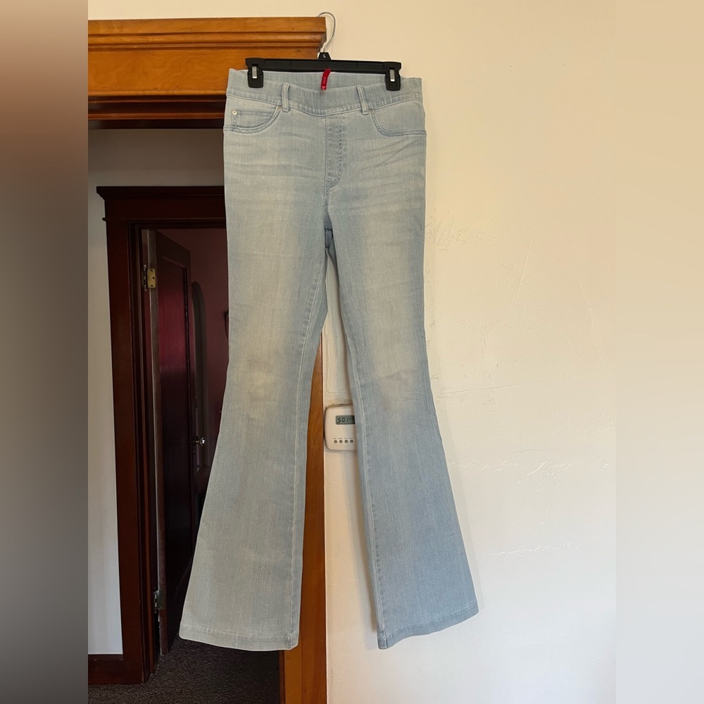 Spanx M Flare Leg Pull On Jeans Retro Light Wash Slimming Jeans Denim